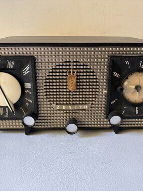 Zenith Tube Clock Radio 1950's Z733